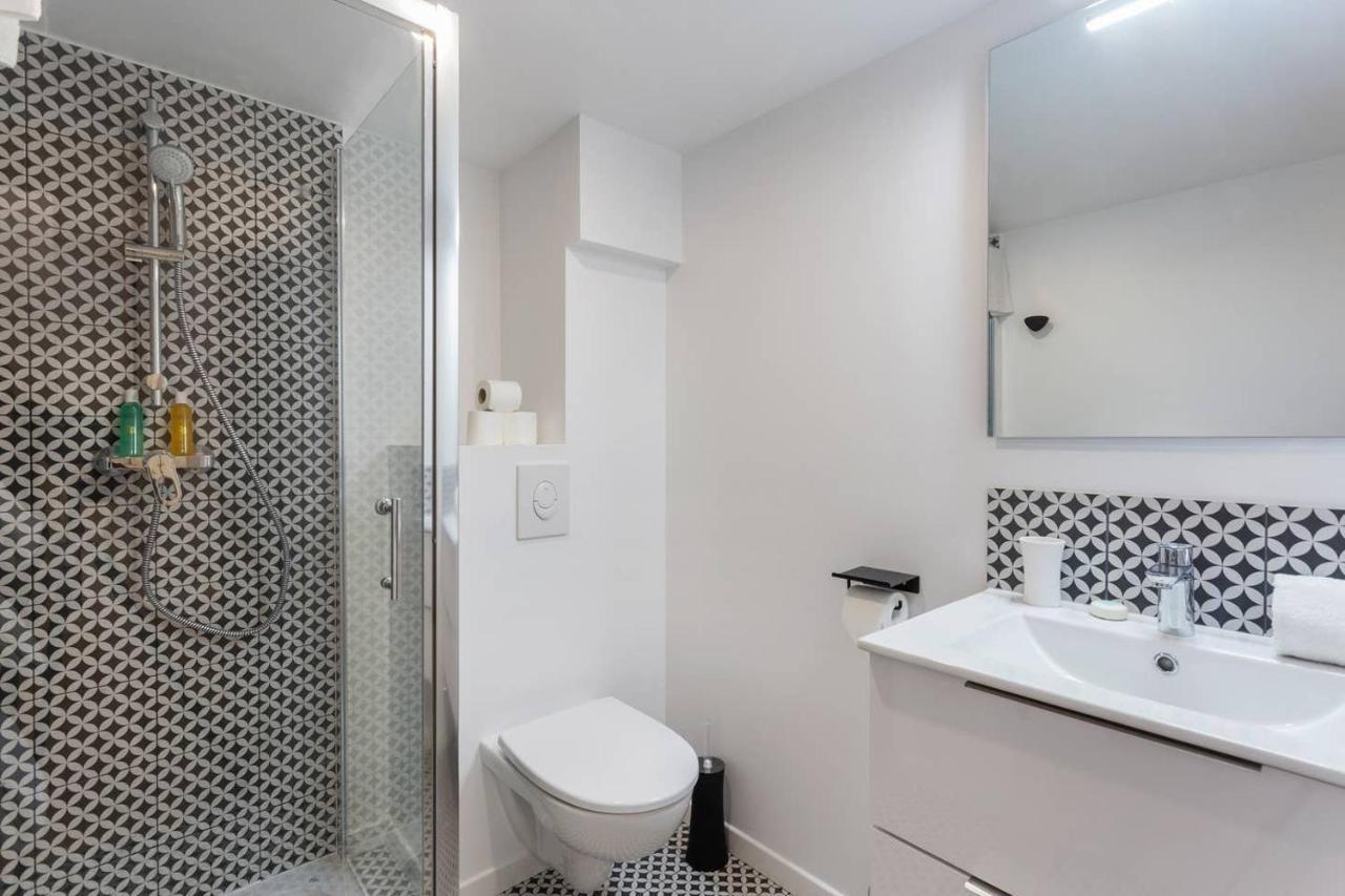 Chic Saint-Germain-Des-Pres Studio For 4 - Prime Location Paříž Exteriér fotografie